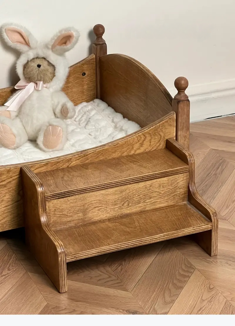 Retro Wooden Pet Bed Overview 15